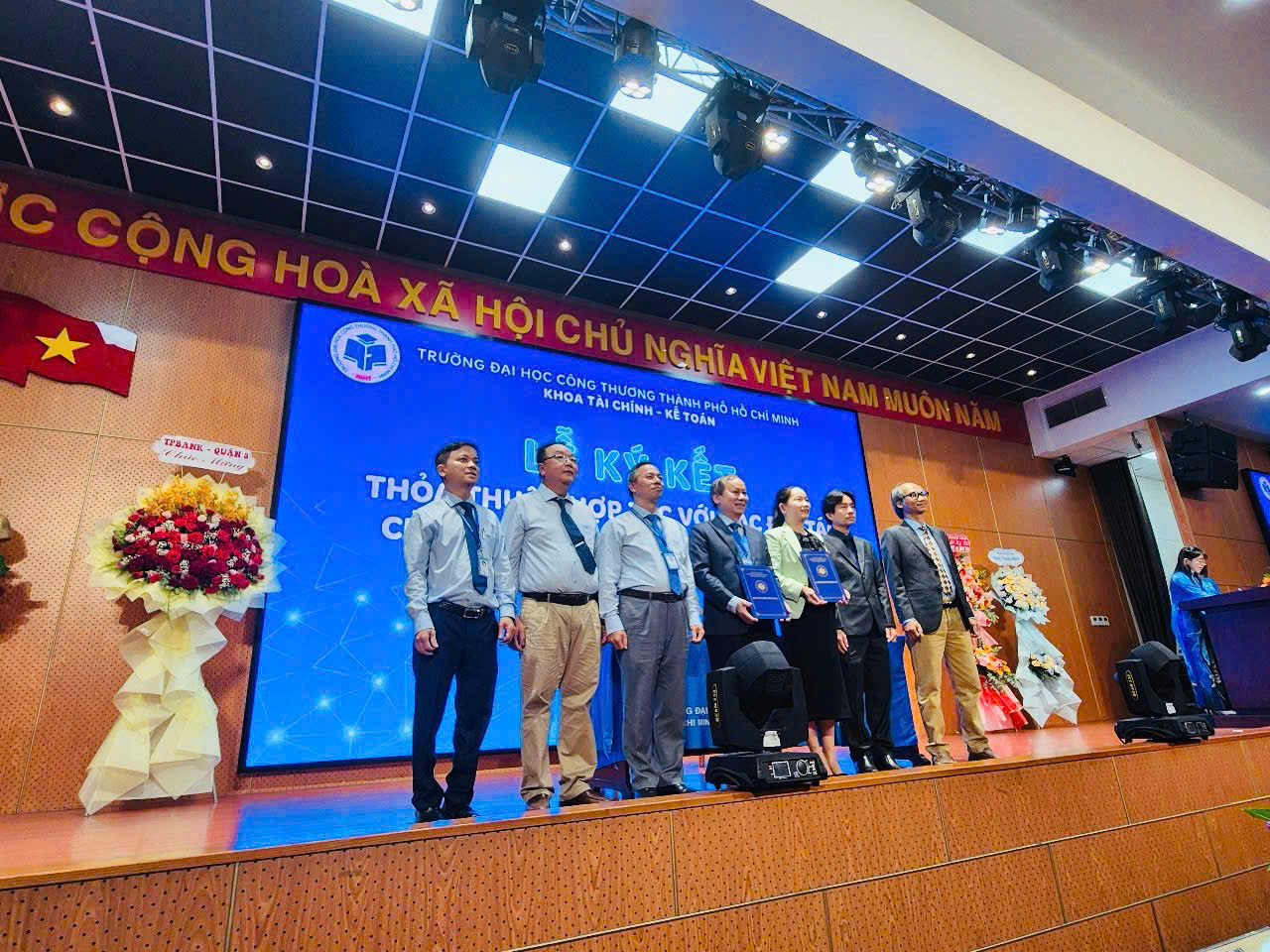 LỄ KÝ KẾT HỢP TÁC GIỮA CÔNG TY TNHH TƯ VẤN THUẾ – KẾ TOÁN TATA VÀ KHOA TÀI CHÍNH – KẾ TOÁN, TRƯỜNG ĐẠI HỌC CÔNG THƯƠNG TP.HCM